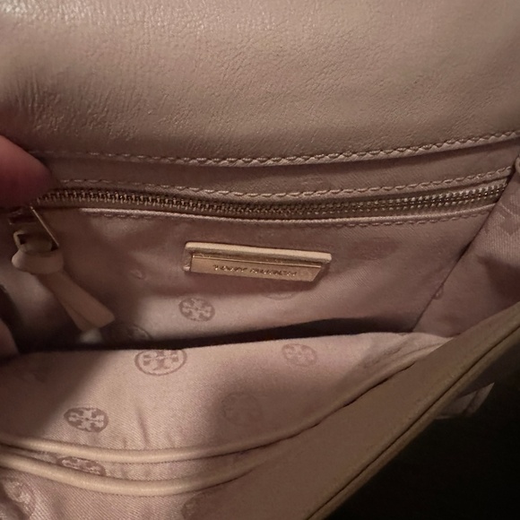 Tory Burch Fleming Quilted Leather Bag - Picture 4 of 4